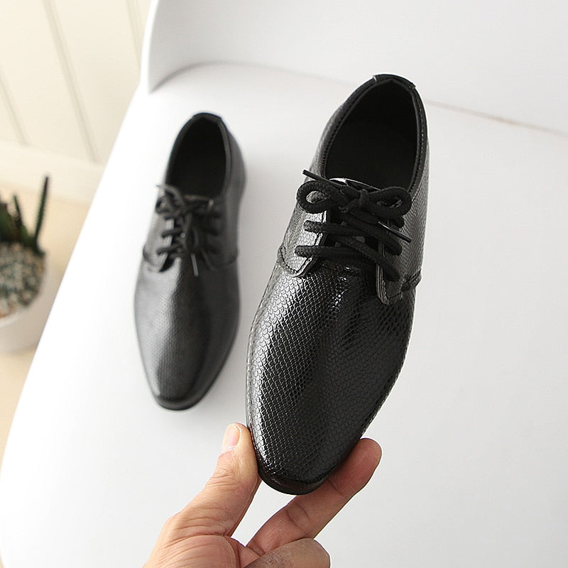 Buy Fortune Men Black Nagra Smart Casual Shoes - Formal Shoes for Men  208346 | Myntra